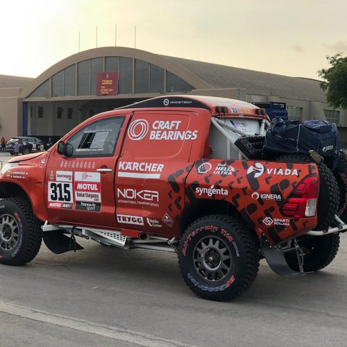 Sparčiai įveikęs formalumus A. Juknevičius atsisveikino su automobiliu iki starto podiumo