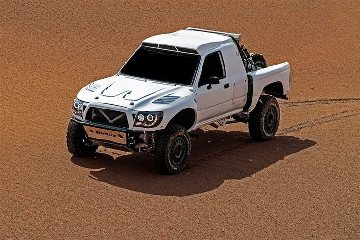 Žalvaris-Dakar team pristatė savo automobilį